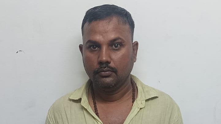 ലക്ഷ്യമിട്ടത് സ്‌കൂള്‍ കുട്ടികളെ, അരകിലോ കഞ്ചാവ് മിഠായികളുമായി യു പി സ്വദേശി പിടിയില്‍